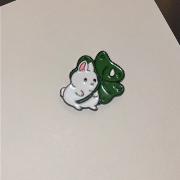 Bunny Clover Enamel Pin - Picture 1 of 1